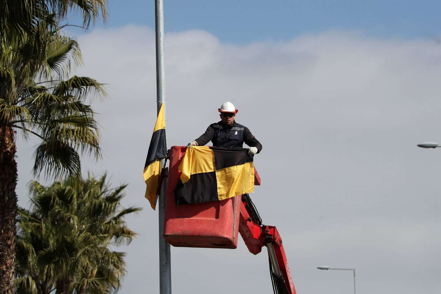 Coquimbo es AURINEGRO: comenzó instalación de banderas