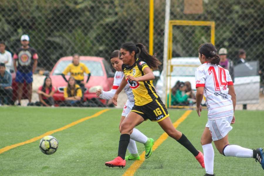Gran comienzo para el Fútbol Femenino del BARBÓN